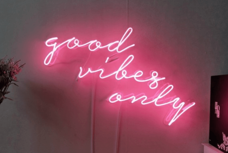 good-vibes-only-neon-sign