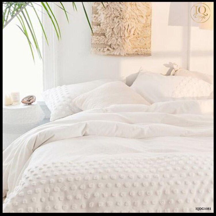 white-bedding-for-dorm-room